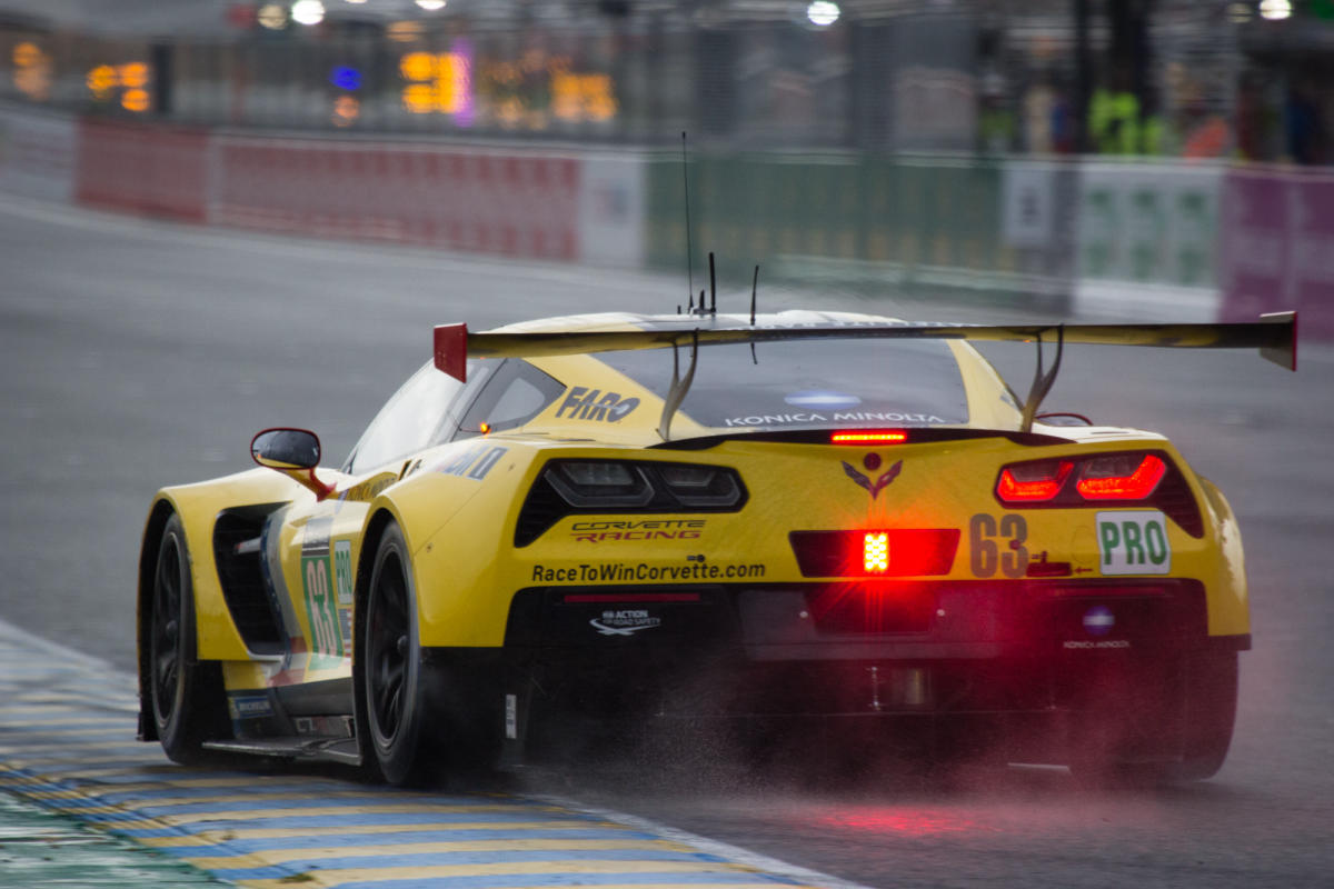 Corvette C7.r