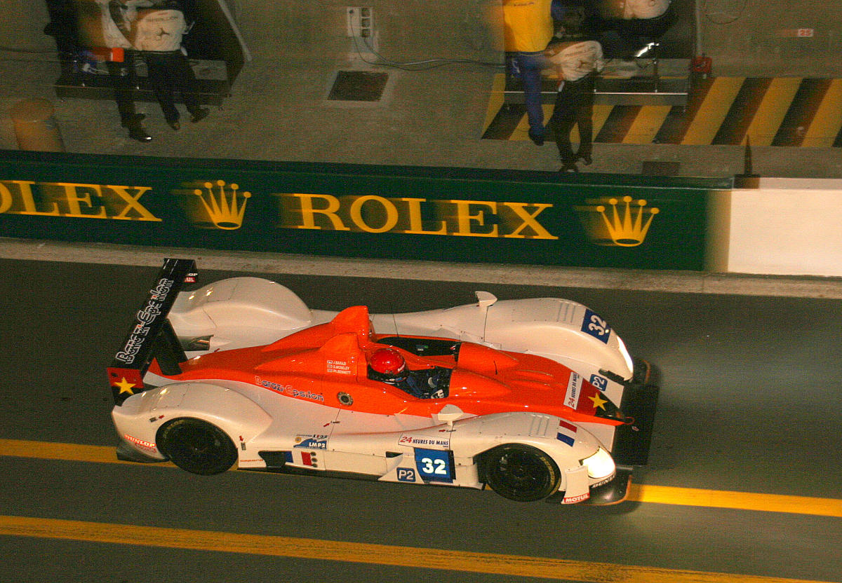 Zytek 07S - Juan Barazi, Stuart Moseley & Phil Bennett in the pit lane at the 2009 Le Mans (55112747722).jpg