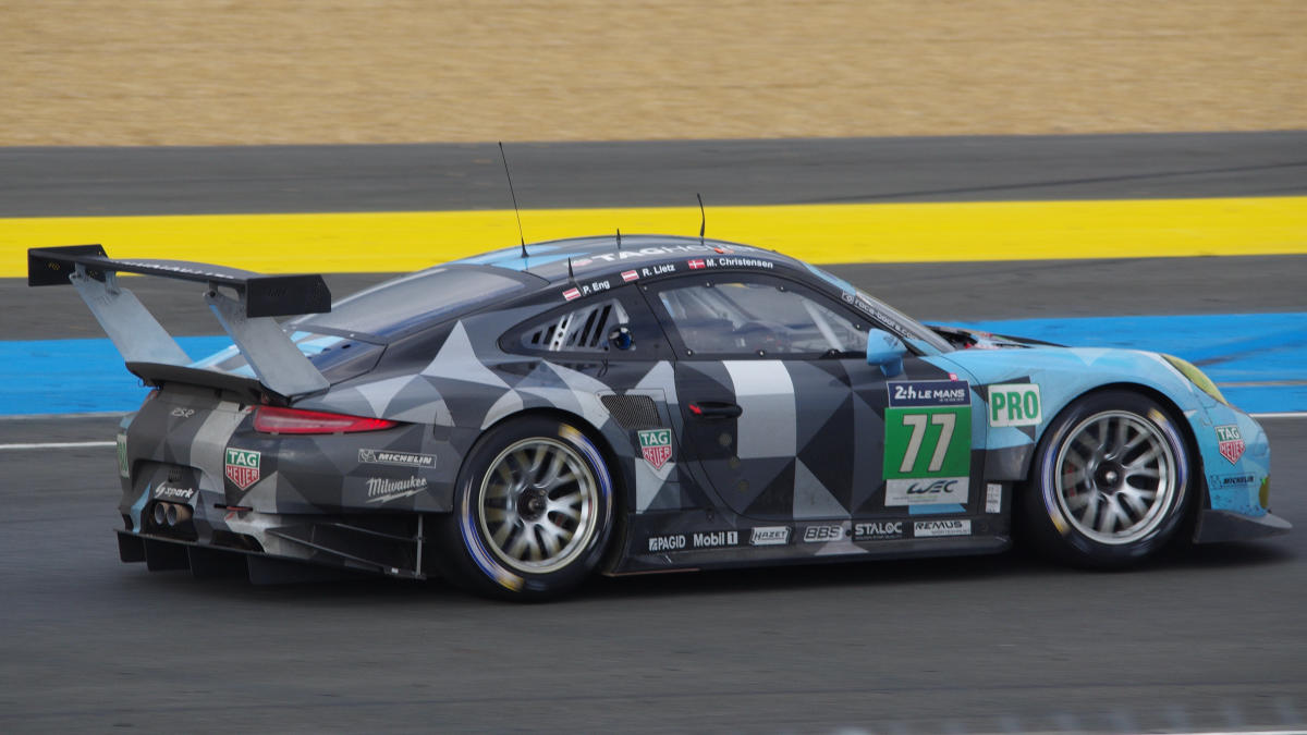 Le Mans 2016 - GTE Pro - -77 Dempsey Proton Porsche 911 RSR - Michael Christensen Philipp Eng Richard Lietz (27762880406).jpg